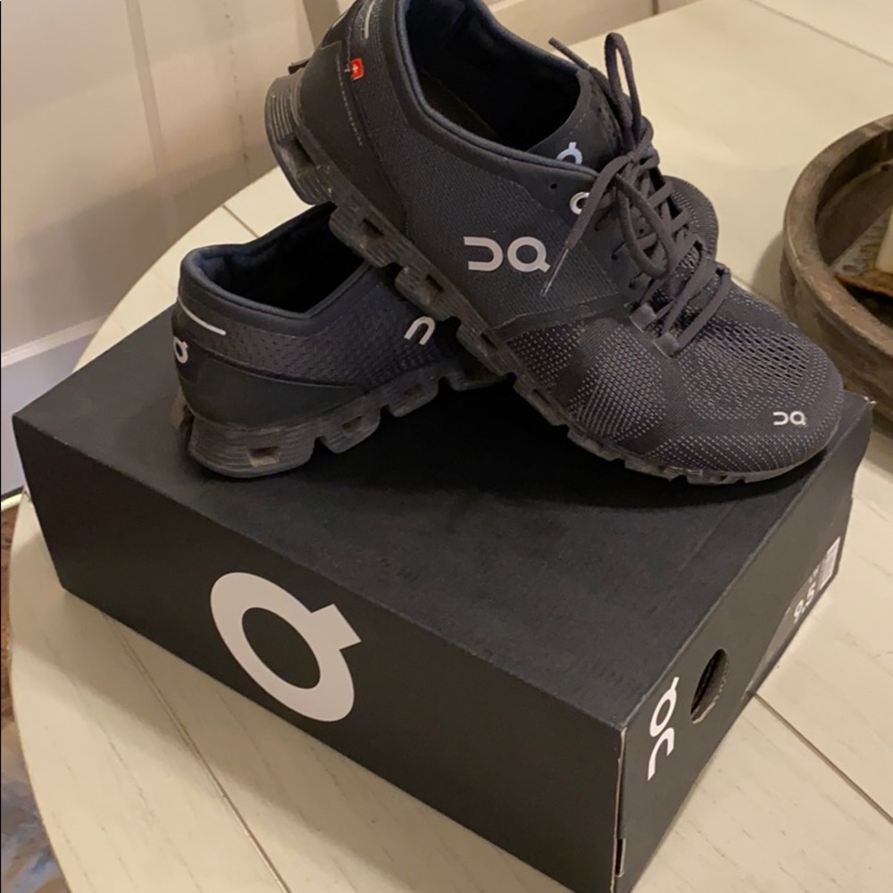 Womens tennis shoes